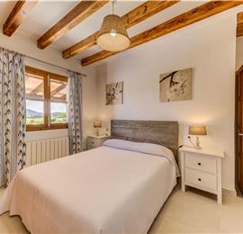 4 Bedroom villa with a pool near Pollensa, sleeps 8